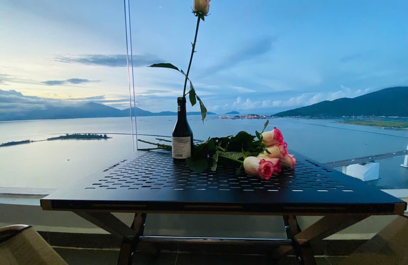 Alquiler de apartamento de lujo y amueblado con vistas a la playa, Blooming Tower, Hai Chau, Da Nang, Vietnam