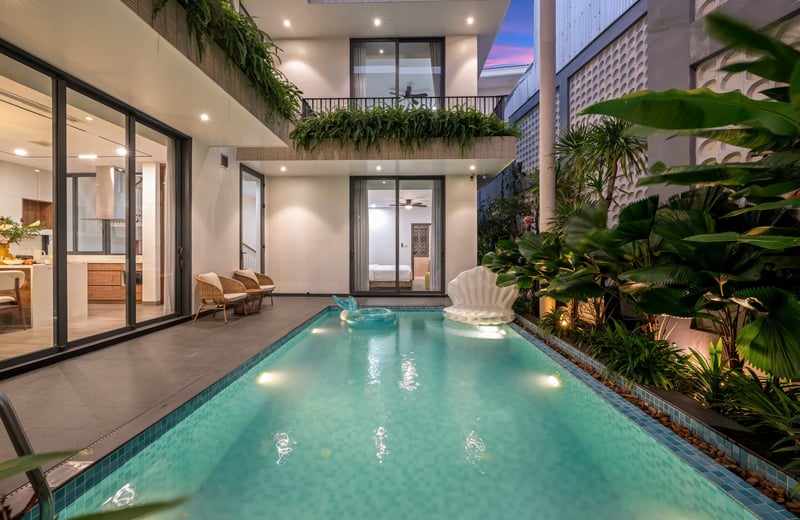 Rent a luxury, fully furnished villa with pool, Hai Chau, Da Nang, Vietnam