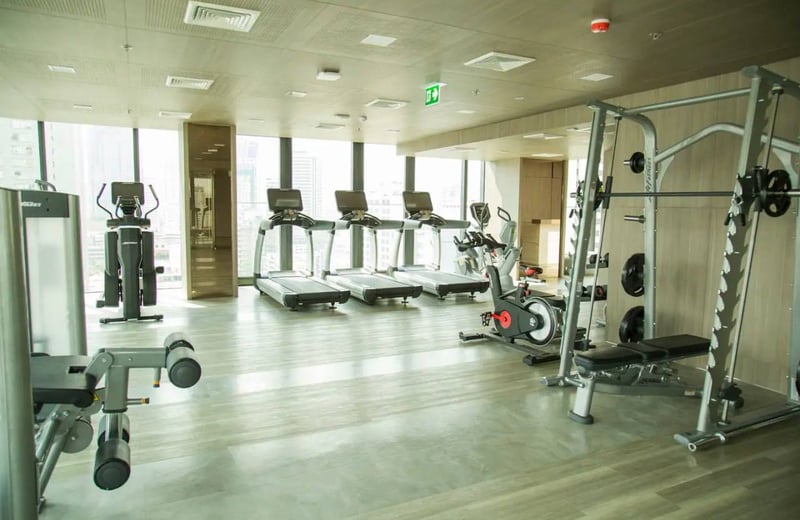 Location d'appartement spacieux et lumineux de 2 chambres dans le district de Khlong Toei, Bangkok, Thaïlande