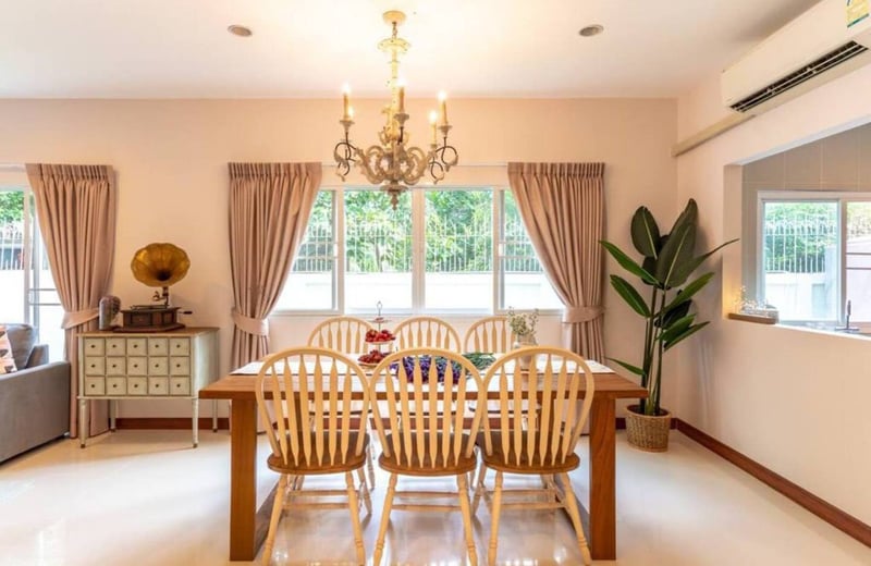 Stylish and spacious 4-bedroom house rental in Khlong Toei district, Bangkok, Thailand