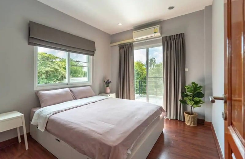 Stylish and spacious 4-bedroom house rental in Khlong Toei district, Bangkok, Thailand
