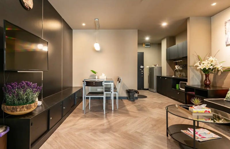 Möbliertes Studio-Apartment im Stadtteil Bang Rak zu vermieten, Bangkok, Thailand