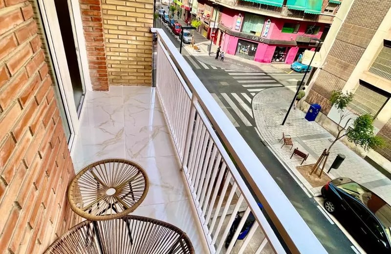 Long-Term Rental in Alicante – 1 Bedroom Apartment, 40m², €1000/month, All Bills Included