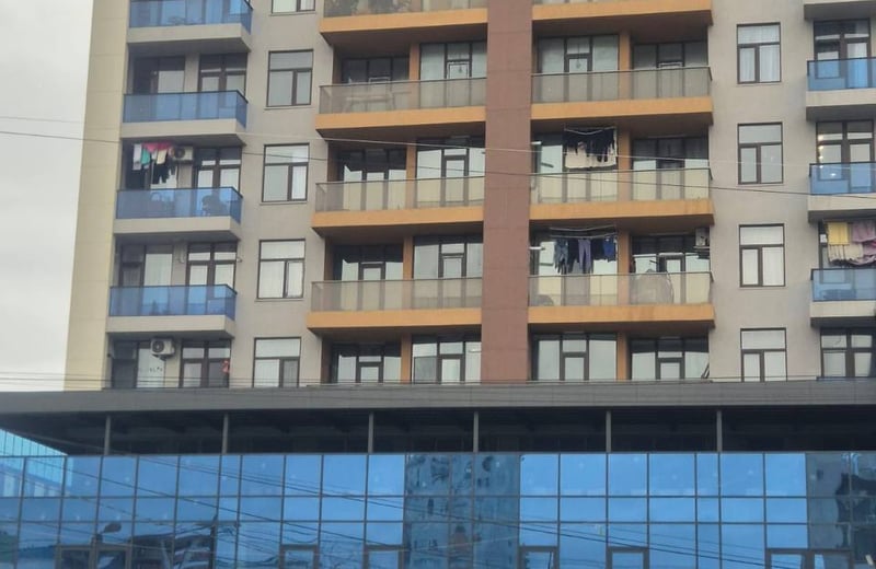 Appartement lumineux de 65 m² avec rénovation récente à louer à long terme à Batumi, Géorgie