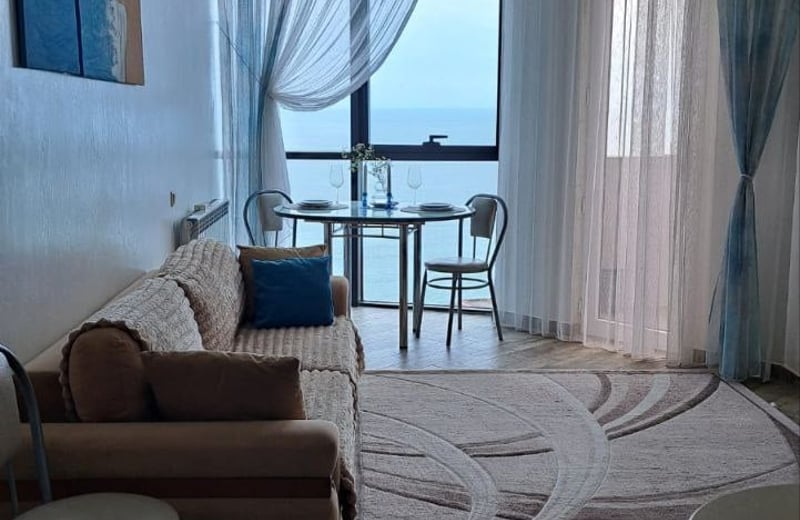 Alquiler de apartamento acogedor, amueblado con vista al mar, 50 m², Batumi, Georgia