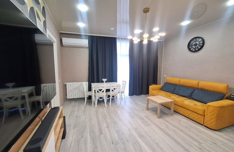 Location appartement spacieux, meublé, avec vue sur la mer et les montagnes, 65 м², Batumi, Géorgie