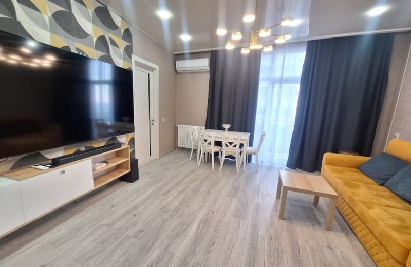 Location appartement spacieux, meublé, avec vue sur la mer et les montagnes, 65 м², Batumi, Géorgie
