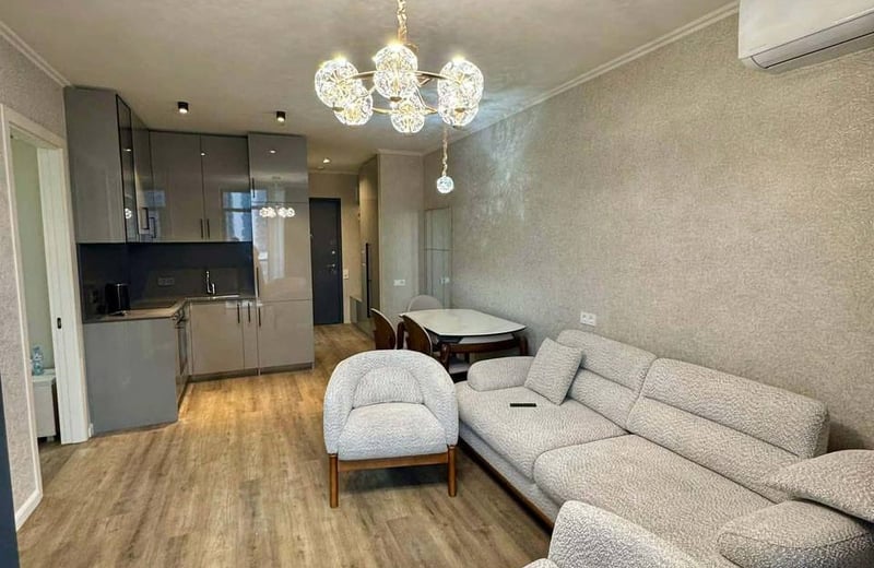 Alquiler de apartamento luminoso, cómodo, 75 m², Batumi, Georgia