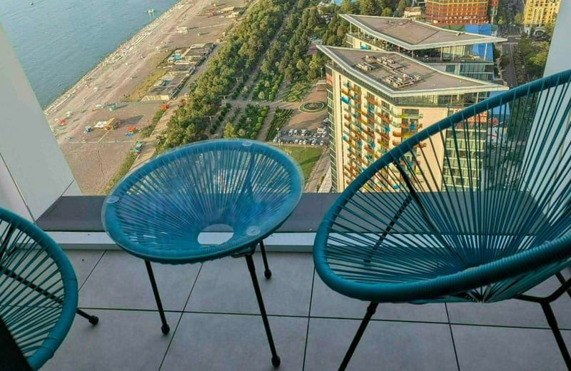 Аренда меблированной квартиры с видом на море и горы, 50 м², Батуми, Грузия