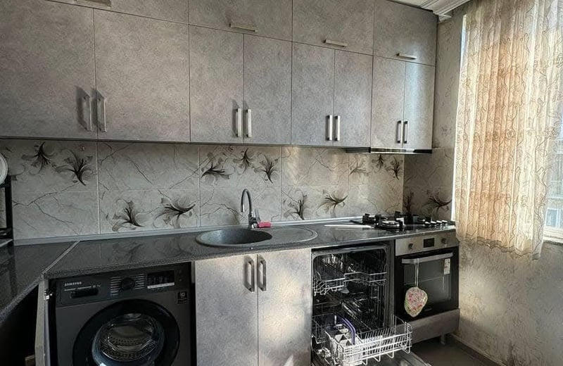 Alquiler de amplio y cómodo apartamento, 82 m², Batumi, Georgia