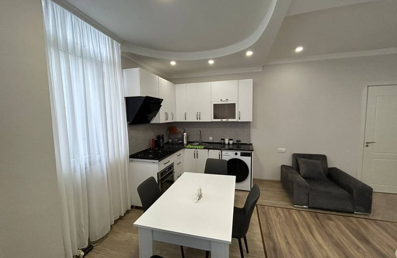 Alquiler de luminoso apartamento amueblado, 67 m², Batumi, Georgia
