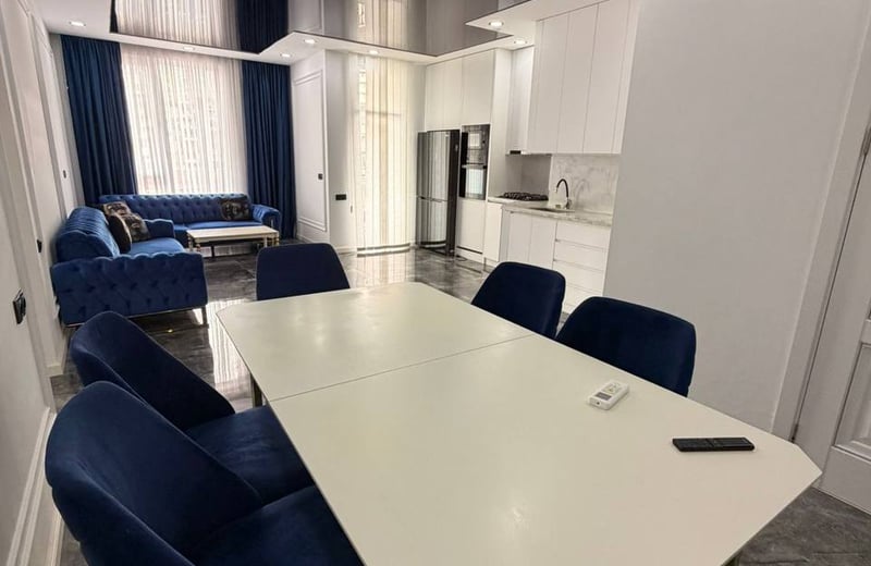 Helle, geräumige Wohnung zur Miete, 100 м², Batumi, Georgien