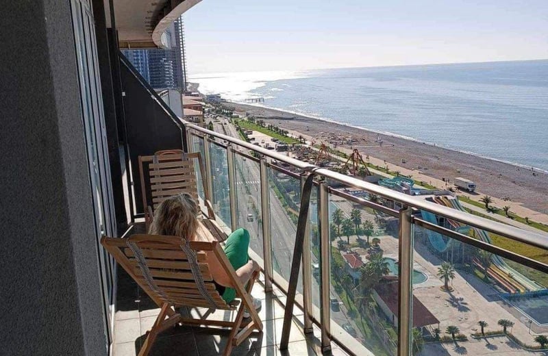 Alquiler de moderno apartamento amueblado con vista panorámica, 70 m², Batumi, Georgia