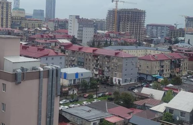 Alquiler de luminoso y amplio apartamento, 90 m², Batumi, Georgia