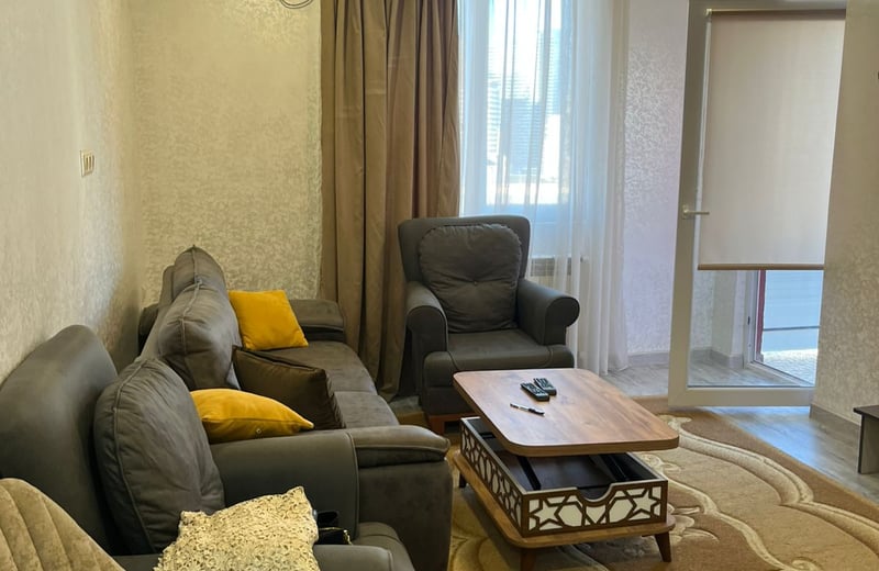 Alquiler de luminoso apartamento con 2 dormitorios, 65 m², Batumi, Georgia