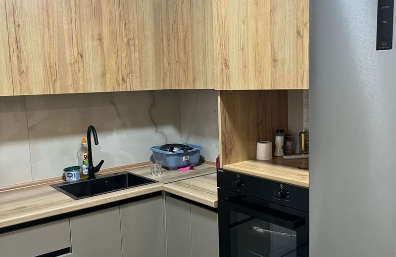 Alquiler de luminoso apartamento con 2 dormitorios, 65 m², Batumi, Georgia