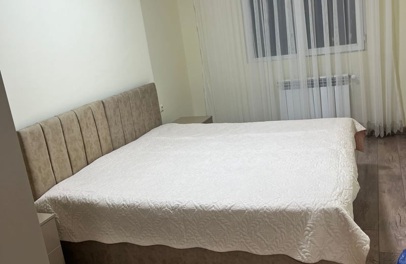 Alquiler de luminoso apartamento con 2 dormitorios, 65 m², Batumi, Georgia