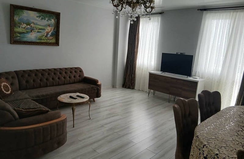 Alquiler de apartamento amplio y luminoso, 110 m², Batumi, Georgia