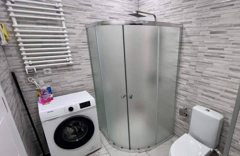 Alquiler de estudio cómodo en Komuna Tower, Batumi, Georgia