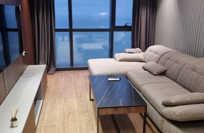 Alquiler de un apartamento amueblado y moderno de 57 m² en Porta Tower, Batumi, Georgia