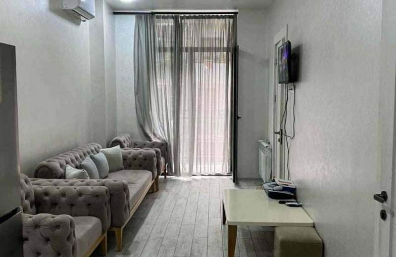 Аренда уютной, меблированной квартиры с двумя спальнями, 60 м², Батуми, Грузия