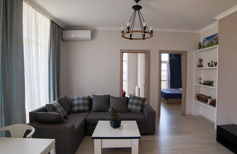 Location d'un appartement cosy et spacieux avec balcon, 90 m², Batoumi, Géorgie