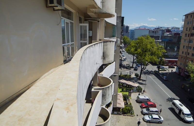 Location d'un appartement cosy et spacieux avec balcon, 90 m², Batoumi, Géorgie