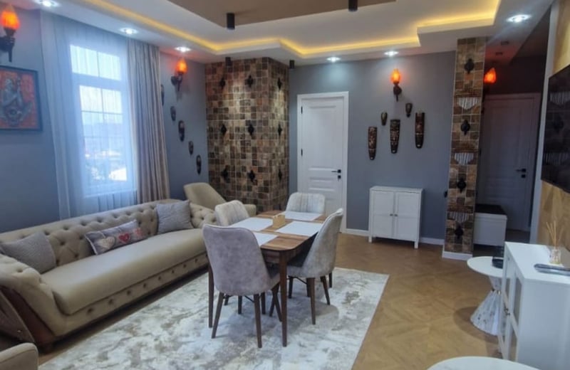 Location d'un appartement cosy et bien meublé, 75 m², Vieux Batoumi, Batoumi, Géorgie