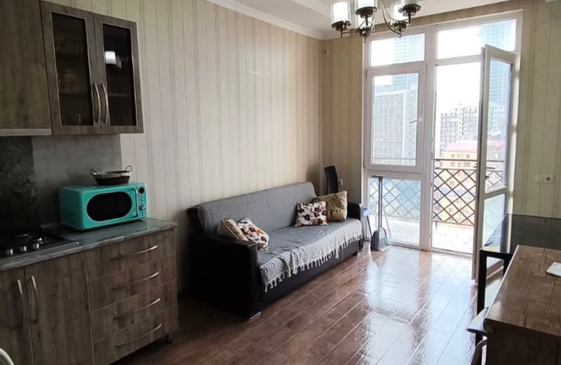 Alquiler de apartamento acogedor con vista al mar, 40 m², centro de la ciudad, Batumi, Georgia