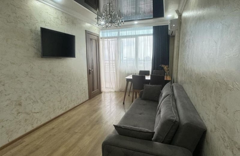 Alquiler de apartamento acogedor con vistas al mar y a la montaña, Batumi, Georgia