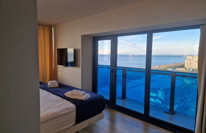 Alquiler de apartamento luminoso con vista al mar en Orbi City, 78 m², Batumi, Georgia