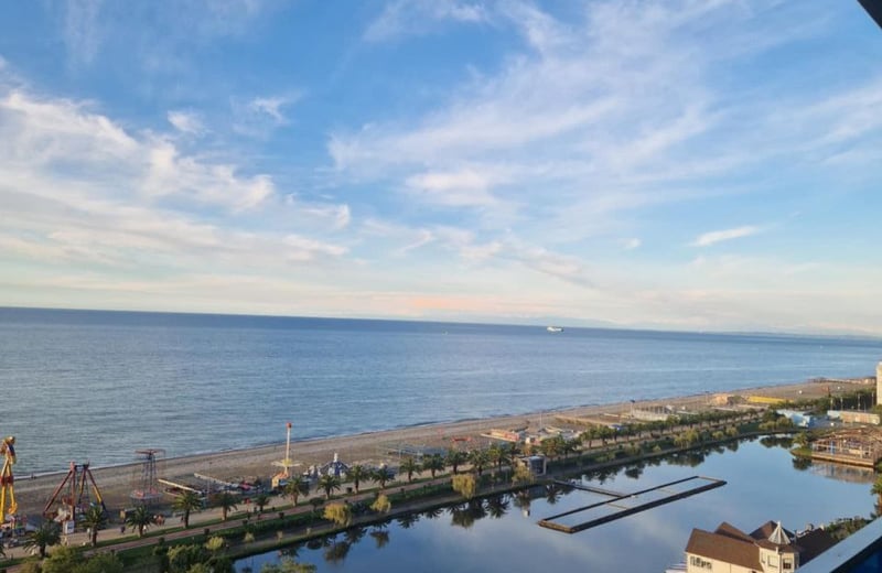 Alquiler de apartamento luminoso con vista al mar en Orbi City, 78 m², Batumi, Georgia