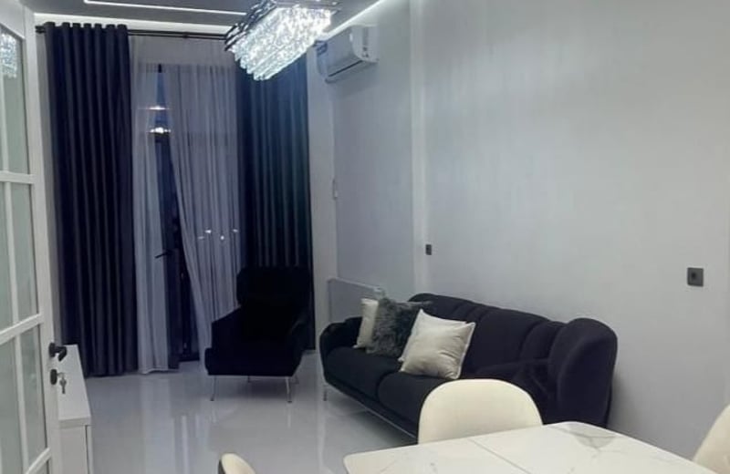 Location d'un appartement spacieux avec vue sur le stade, 60 m², Batoumi, Géorgie