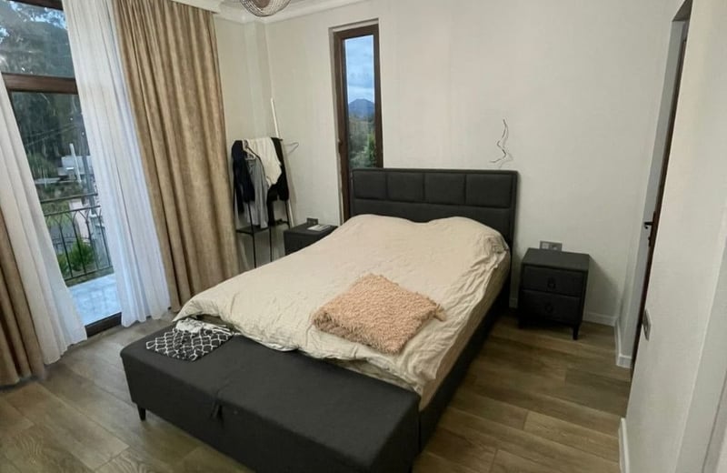 Vermietung eines geräumigen, komfortablen Hauses mit Hof, 200 m², Batumi, Georgien