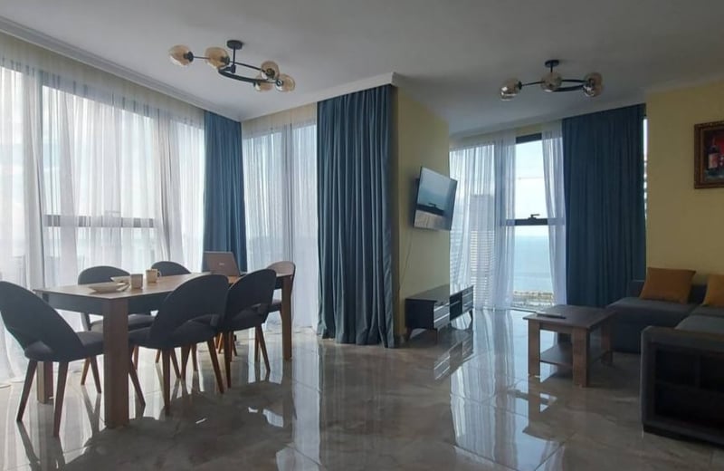 Rent a spacious apartment with panoramic view, 90 m², Batumi, Georgia