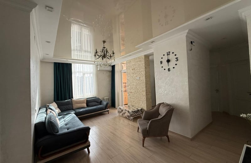 Wohnung mit 3 Schlafzimmern 85m² zur Miete in Stadionnähe, Batumi, Georgien