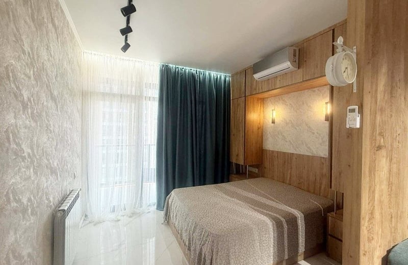 Modernes Studio 32m² mit großem Balkon zur Miete, Batumi, Georgien