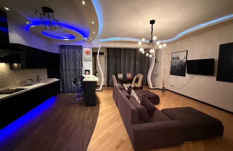 Location d’un appartement moderne et meublé avec parking, 120 m², Vake-Saburtalo, Tbilissi, Géorgie