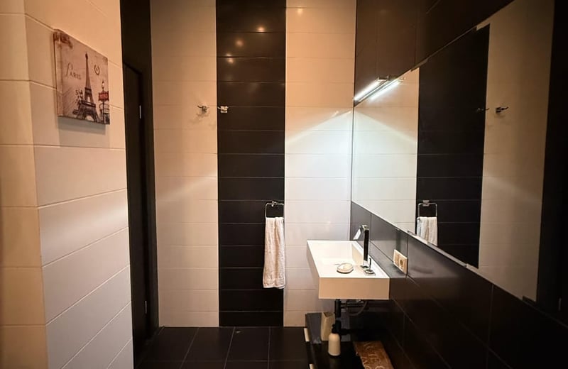 Location d’un appartement moderne et meublé avec parking, 120 m², Vake-Saburtalo, Tbilissi, Géorgie