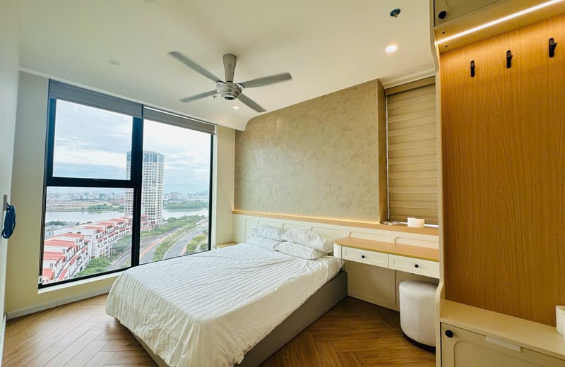 Luxuriöses 2-Zimmer-Apartment mit Flussblick, Panoma 1, Da Nang, Vietnam zu vermieten