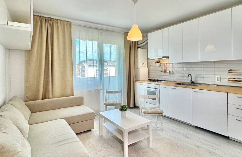 Estudio moderno con balcón en alquiler, Bucarest, Rumanía
