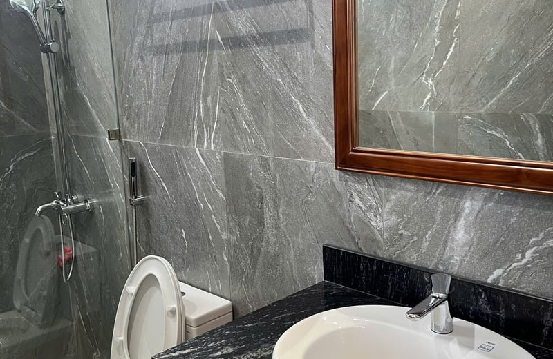 Location d'un appartement luxueux et neuf avec balcon, Ngu Hanh Son, Da Nang, Vietnam