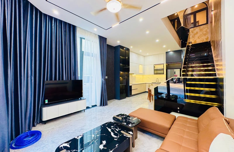 Rent a spacious, fully furnished house near the beach, Thanh Khe, Da Nang, Vietnam