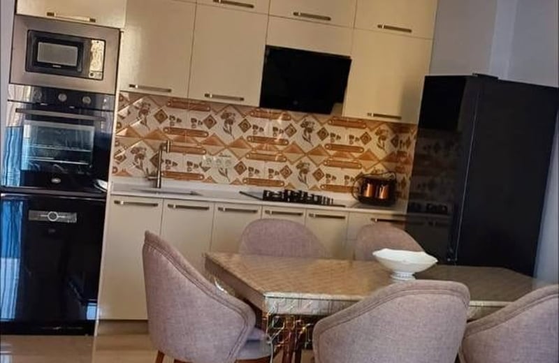 Location d'un appartement lumineux et meublé, Batoumi, Géorgie