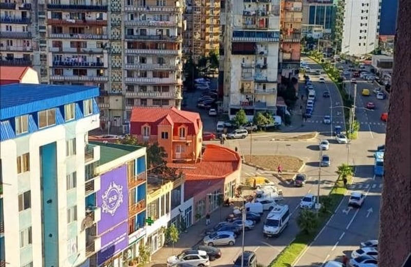 Location d'un appartement lumineux et meublé, Batoumi, Géorgie