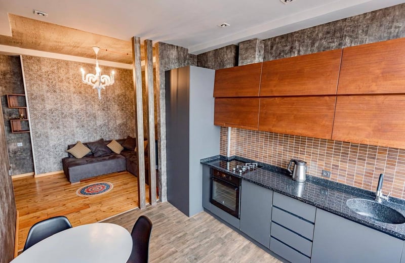 Vermietung einer gemütlichen, komfortablen Wohnung mit Terrasse, Batumi, Georgien