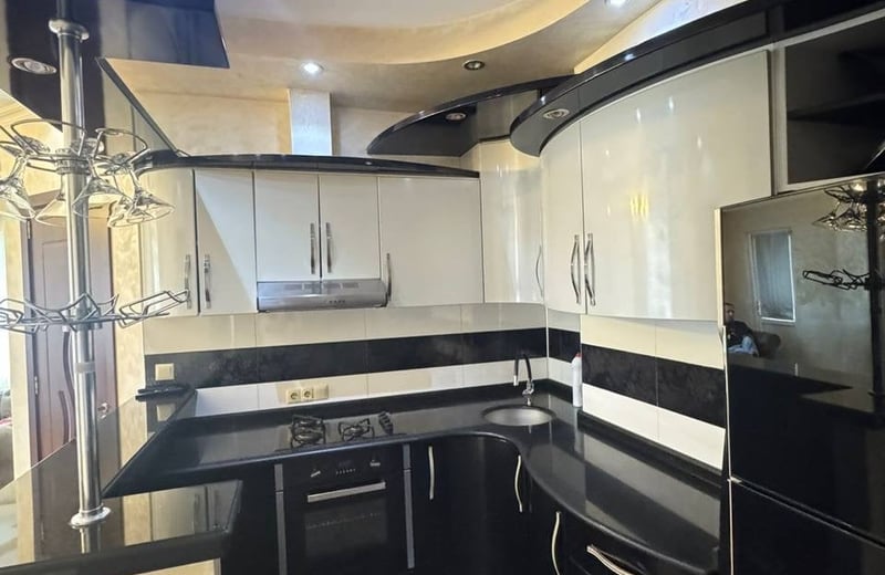 Location d'un appartement spacieux avec deux chambres proche de la mer, Batumi, Géorgie