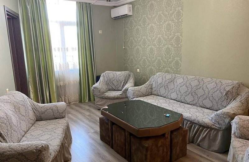 Vermietung einer hellen, möblierten Wohnung, Batumi, Georgien