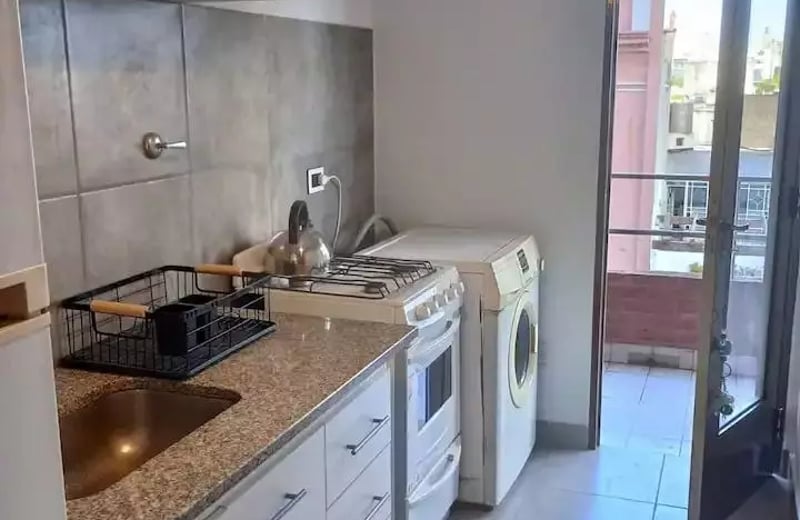 2-Bedroom Apartment for Rent with Balcony in Almagro, Buenos Aires