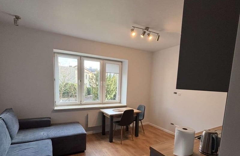 Location d'un studio compact et moderne, 22 m², quartier de Bronowice, Cracovie, Pologne